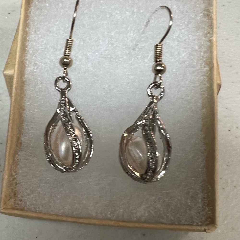 Freshwater Pearl Set Necklace Surrounded 18k Gold Plated Cage w white Sapphires - Picture 4 of 12